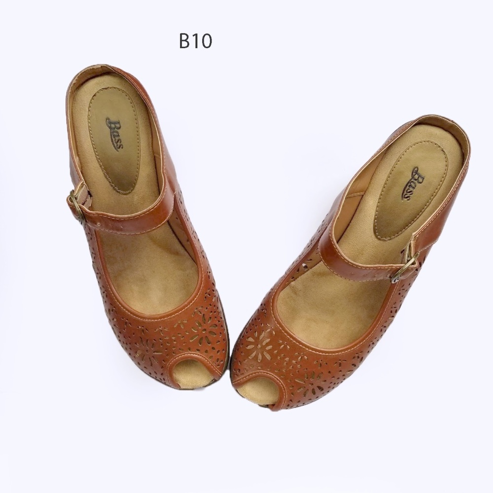 B10- Ladies Bass Wedge Heel Shoes